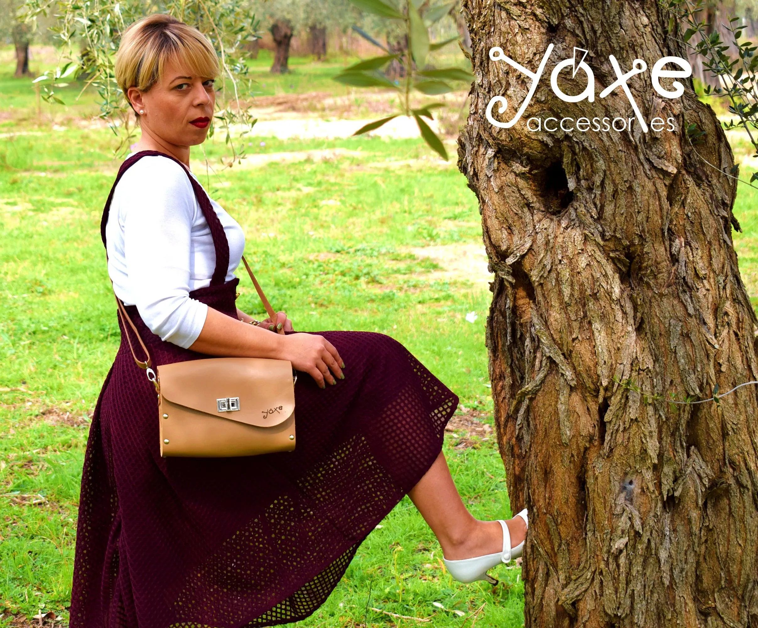 Sand bag leather wood women