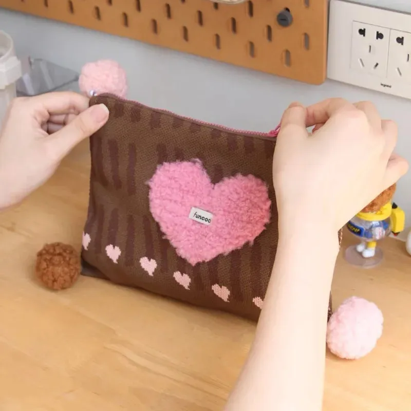 TAVIMART  -  Plush Heart Kawaii Square Makeup Bag Zipper Large Capacity Chic Storage Bag Korean Casual Travel Cosmetic Bag Women's Clutch Bag